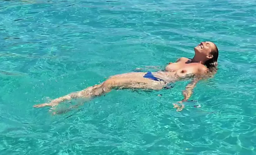 42yo amateur milf topless swim