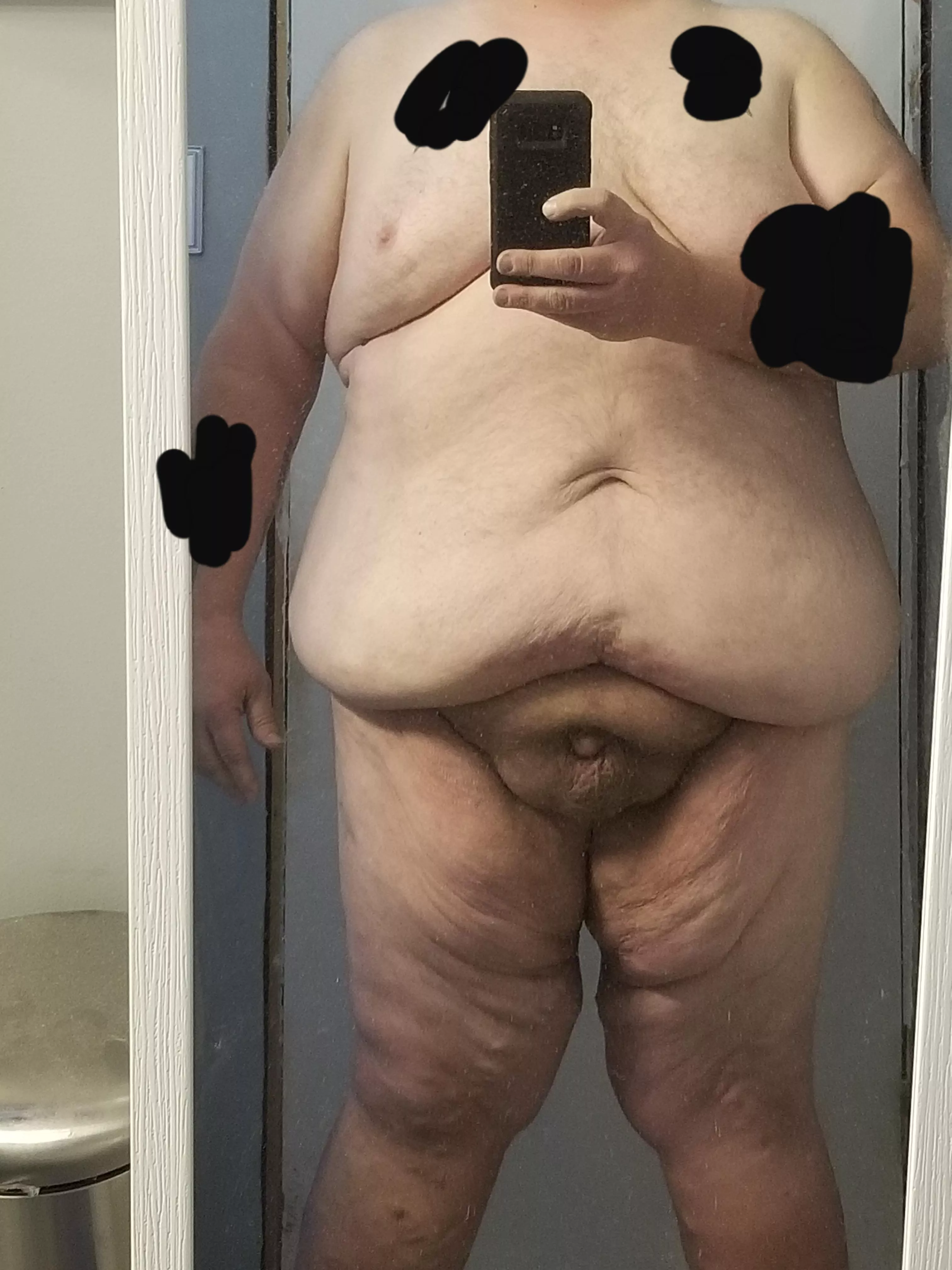 43 6' 350# working out 3 days a week now to better myself. Is what it is.