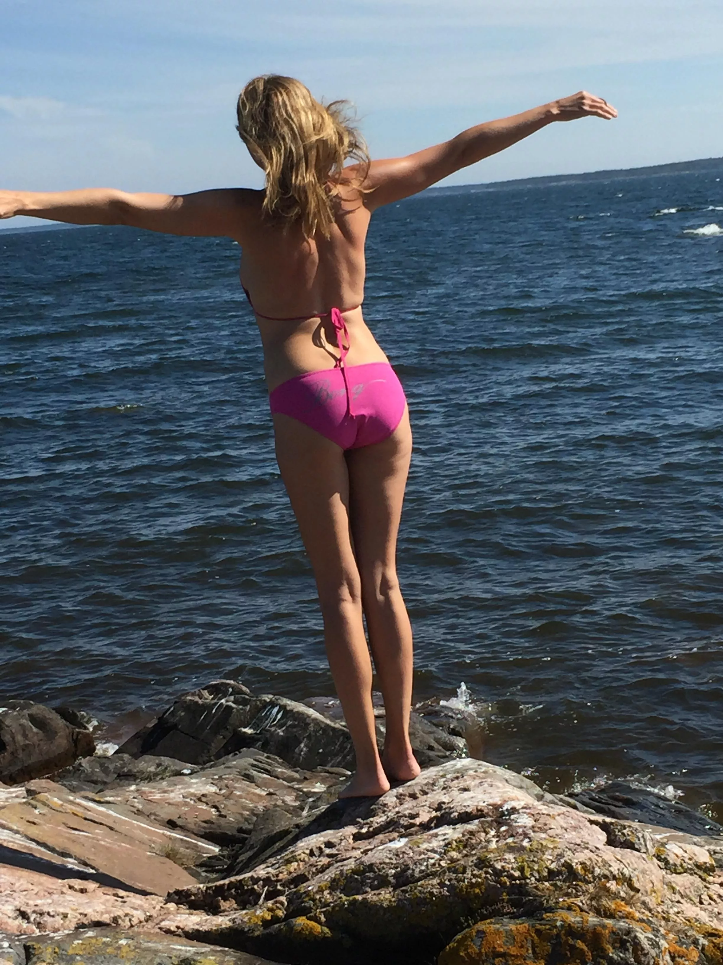 45 y old unaware wife, like to trade on telegram kensingtonstation, start slow and mature to the top