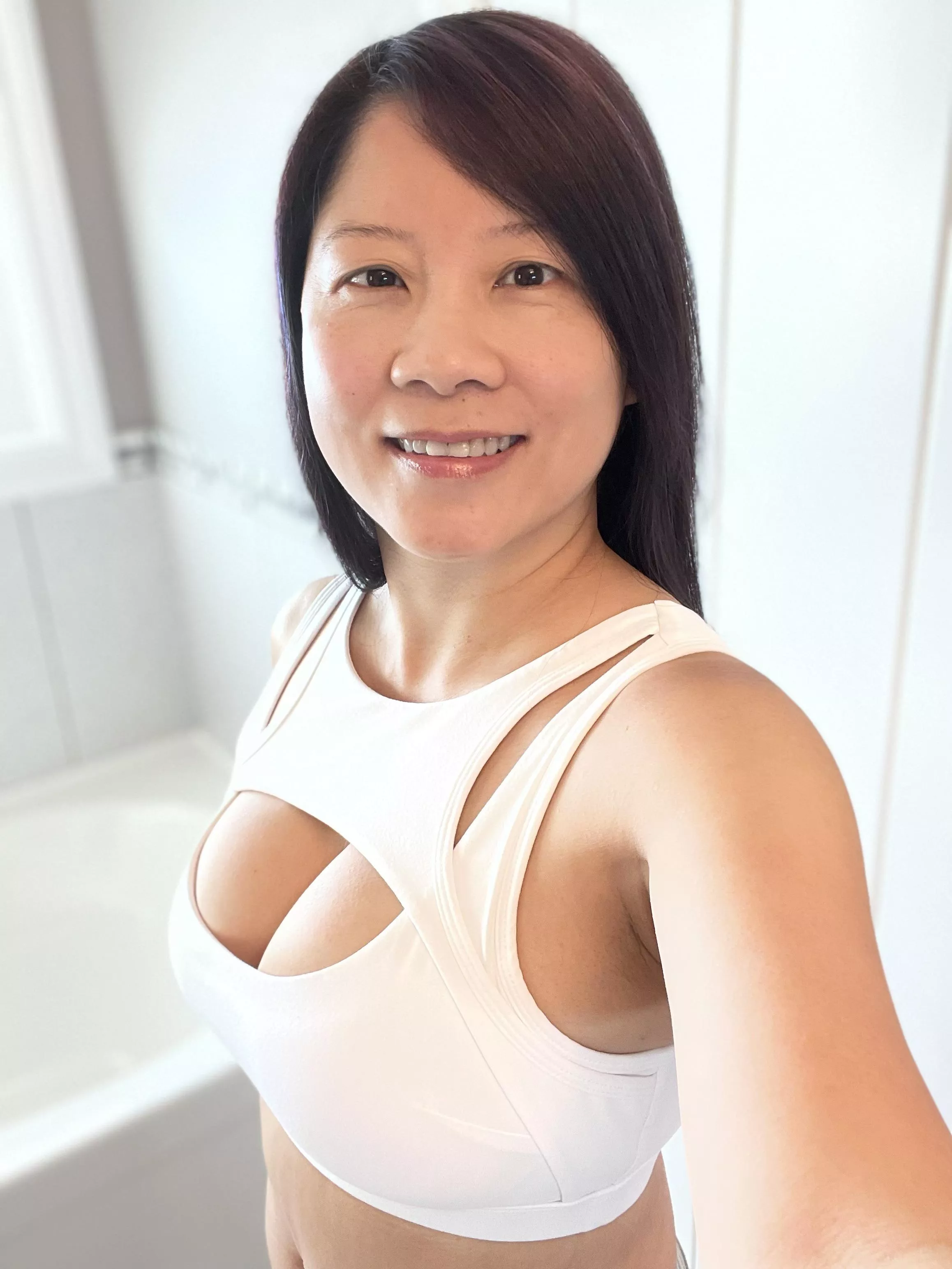 45F. First work out of the year. Bought this sports bra hoping it will motivate me to work out more often. There’s a good chance the answer is no. 😂