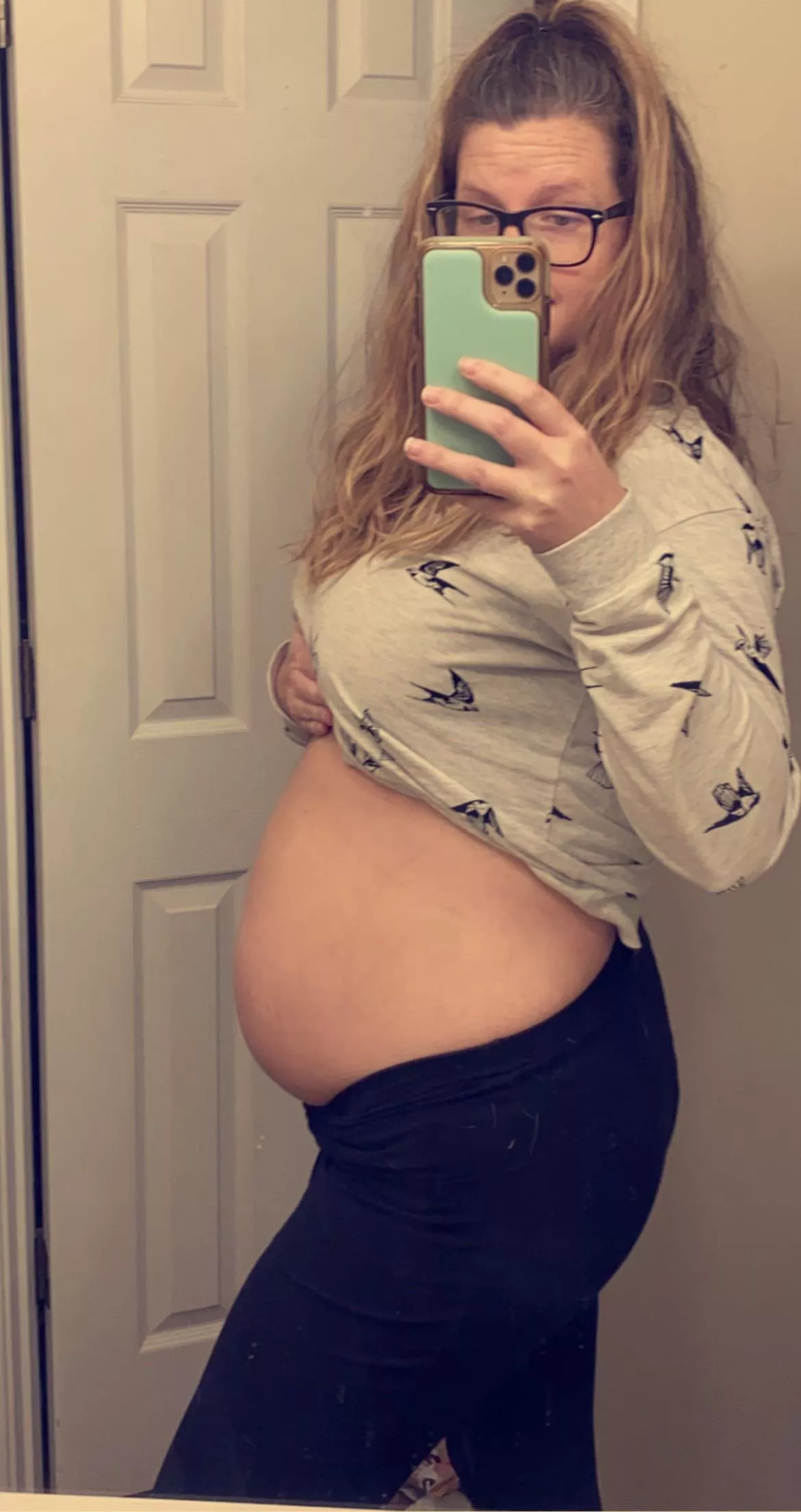 50% off is almost done! Go to my OF for something round and sexy😍