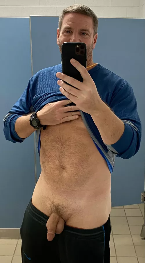 (52), just thought Iād take a pic at work today