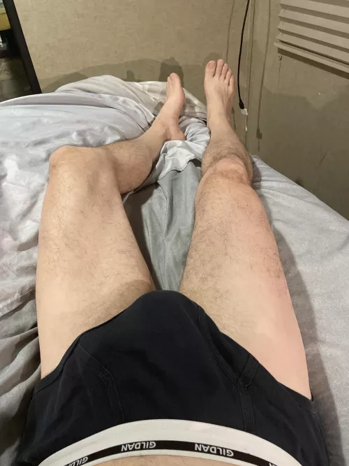 (52) Would any of my Ladies like to come keep me warm? 🥶