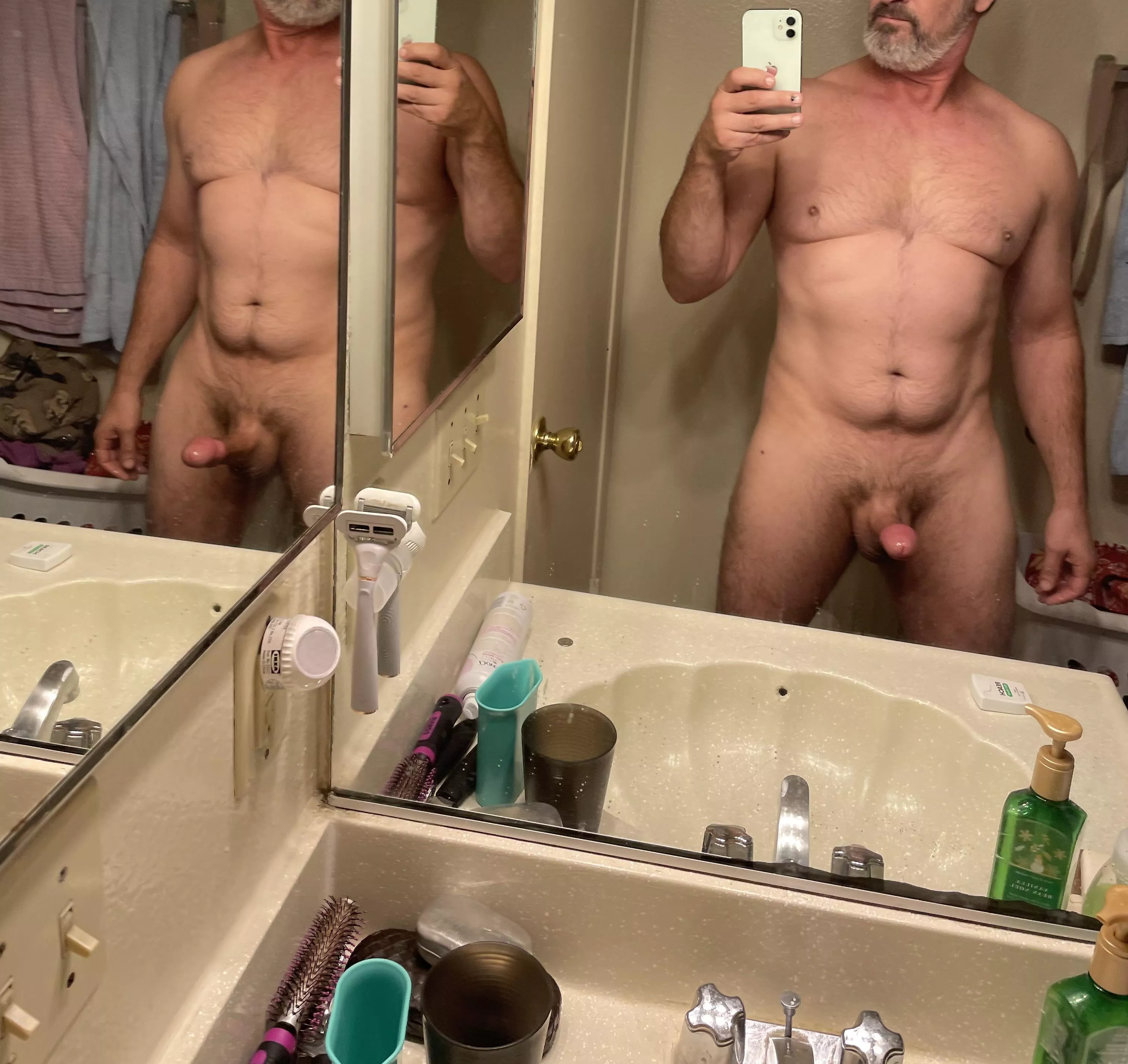 (54) Southern California beard and boner (54) Southern California beard and boner