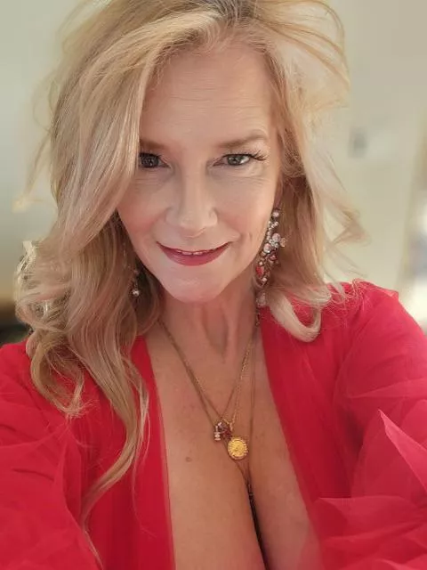 55 and have kids. Would you still fuck me? 55 and have kids. Would you still fuck me?