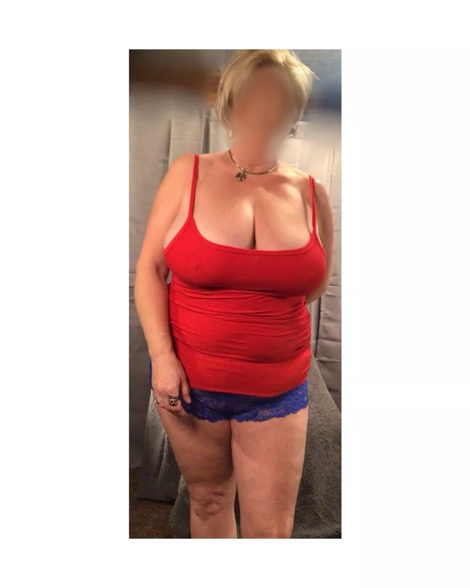 57 y.o. - Just panties and a t-shirt! 😂