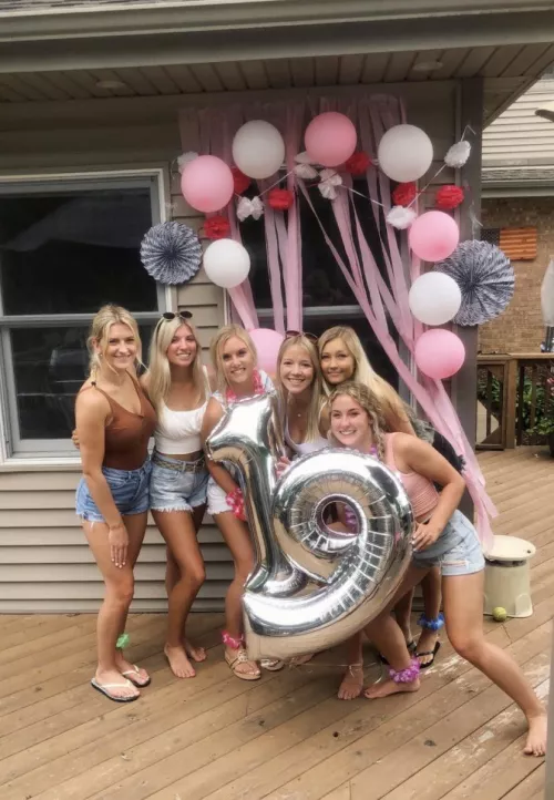 [6] 19 year old babes