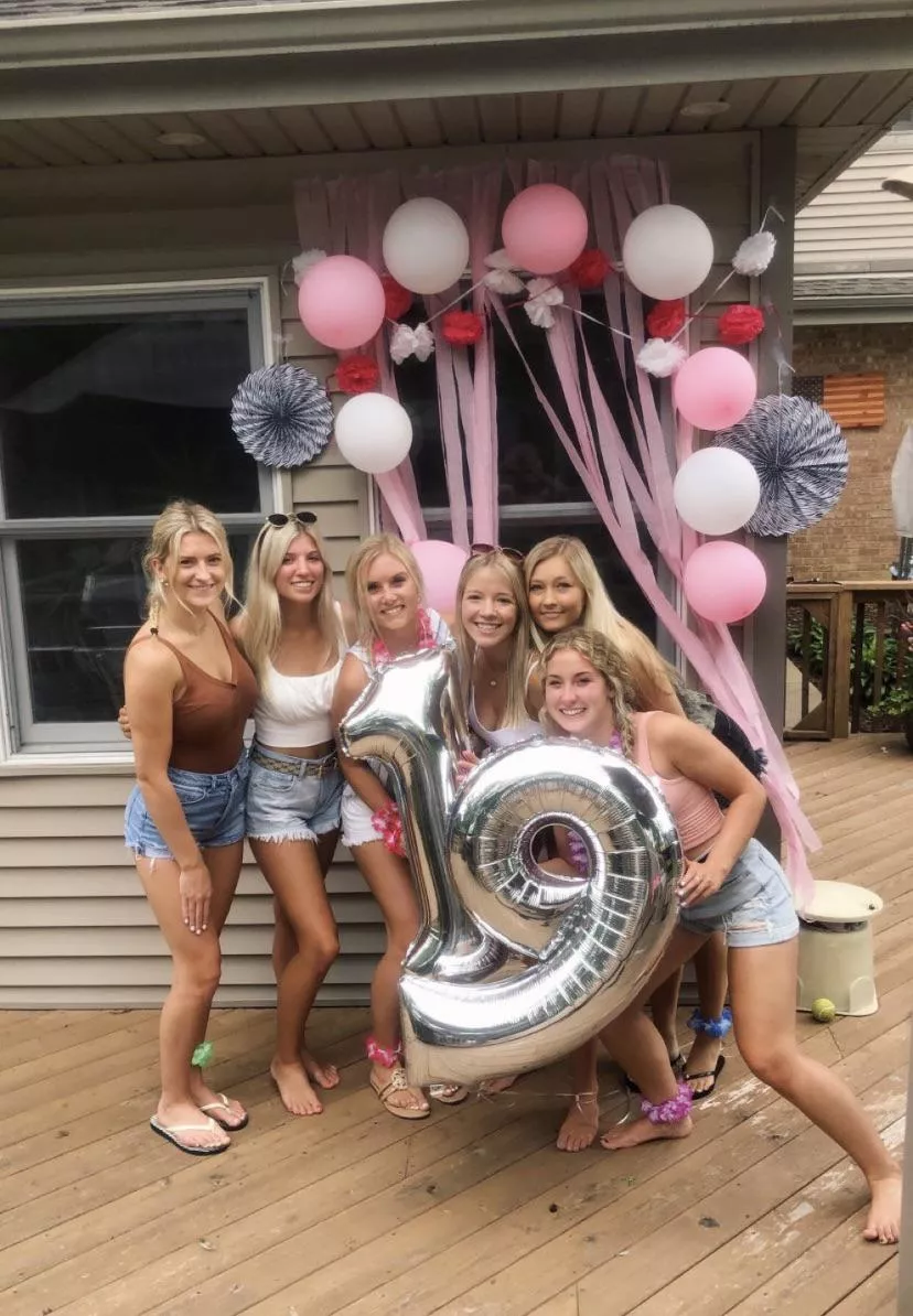 [6] 19 year old babes