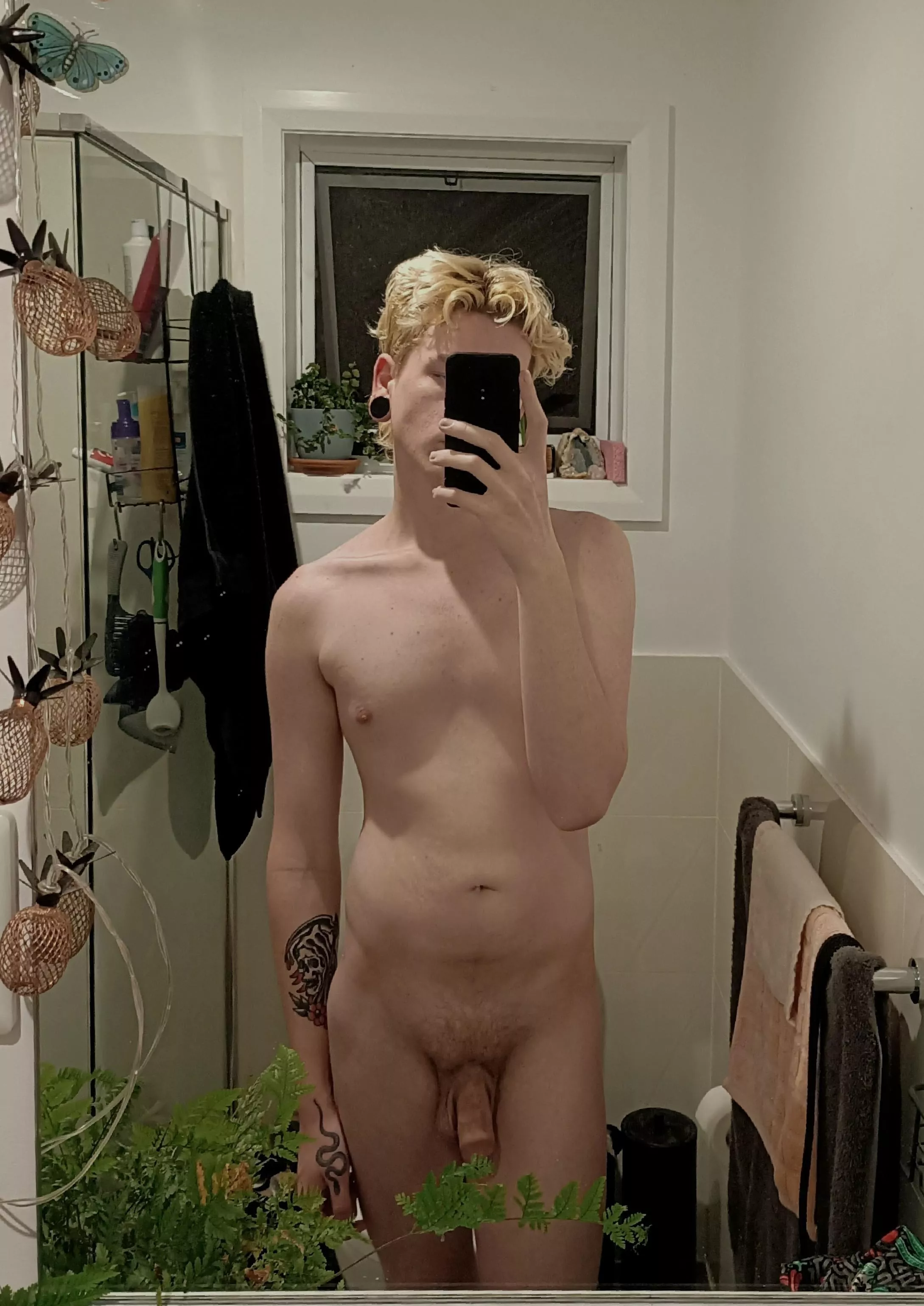 6'1 21 75kg, in need of a confidence booster tbh