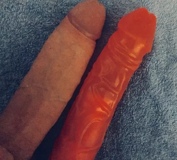 7.2 inch next to extra girthy dildo 7.2 inch next to extra girthy dildo