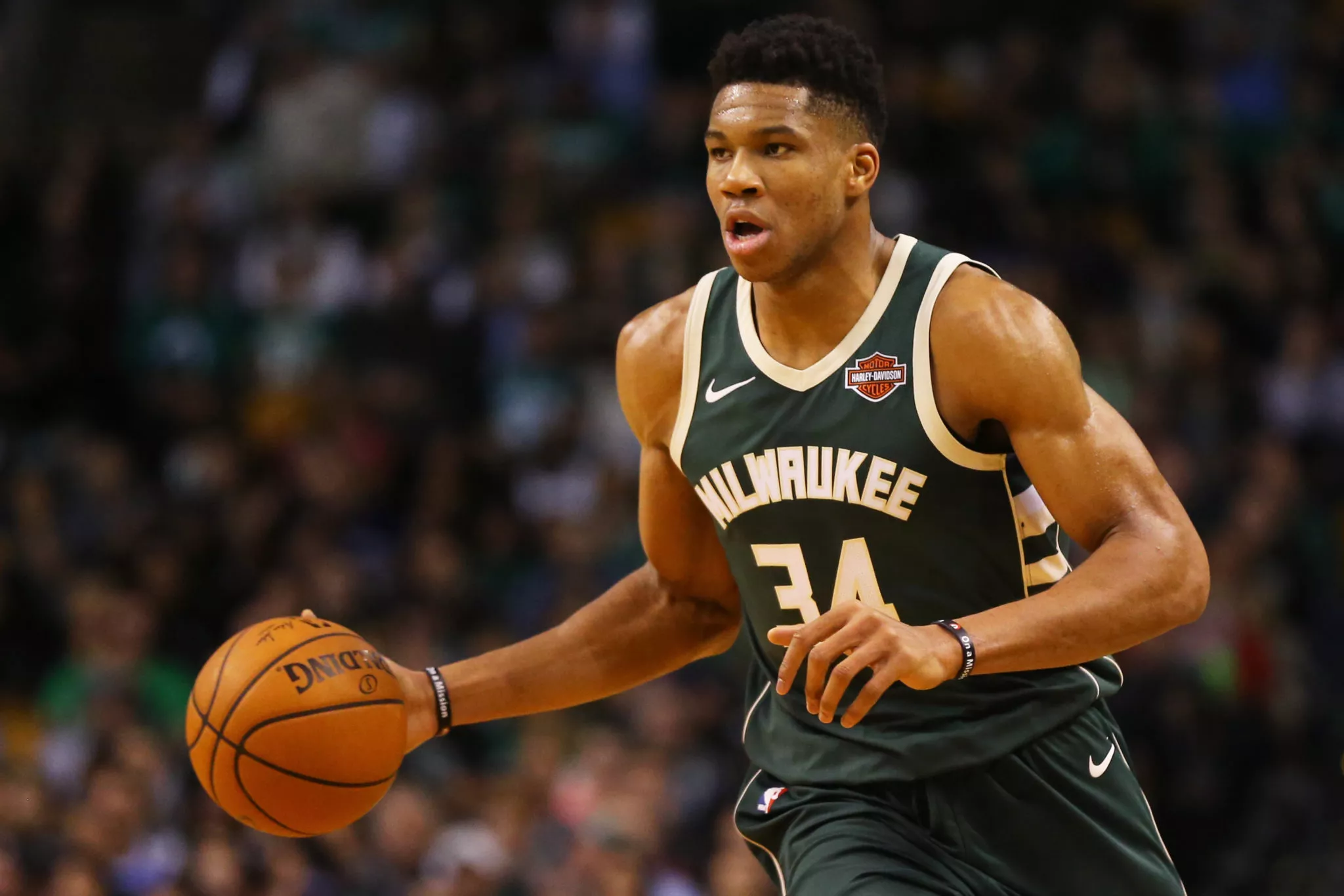 7ft Nba Superstar Giannis Antetokounmpo Anybody Nudes