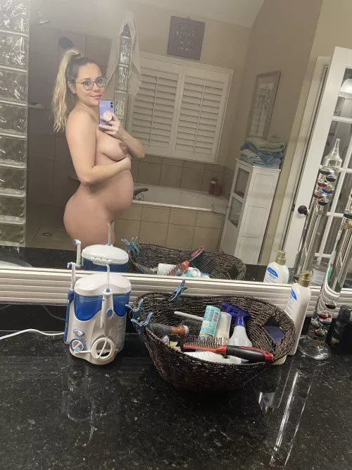 8 months pregnant ππΈπΌ I enjoy being worshiped