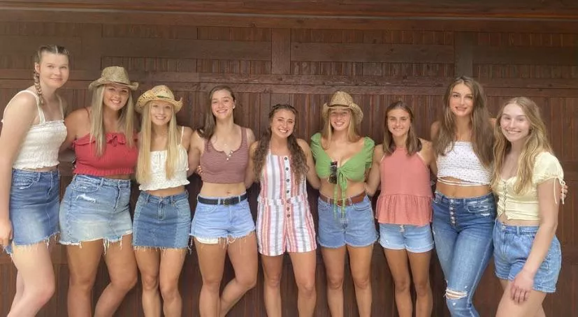 [9] D1 college basketball babes