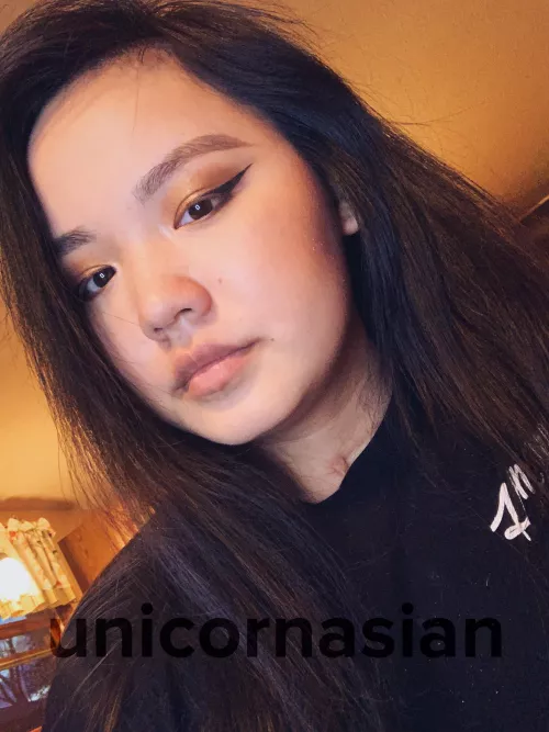 99.9% Chinese. Look at these lips. Want them around your cock? 💋🍆💦