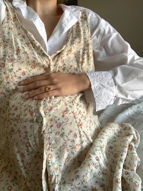 A beautiful pregnancy I’ve been documenting through Patreon🌷 (link in comments) A beautiful pregnancy I’ve been documenting through Patreon🌷 (link in comments)