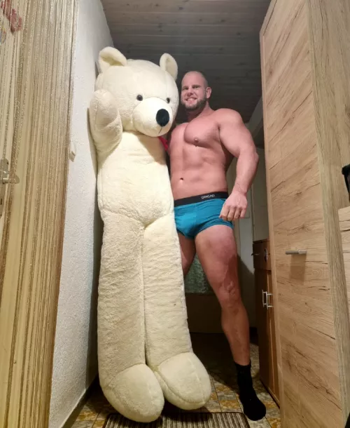 A big man needs a big teddy 🥰