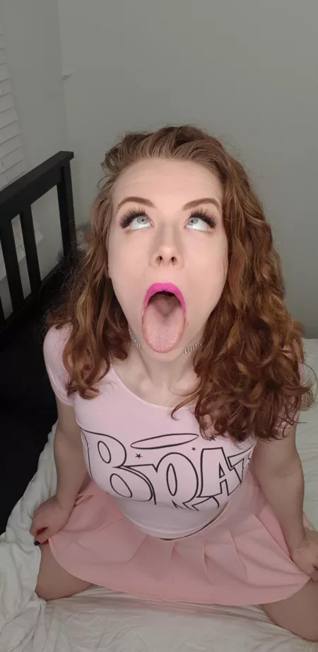 A bimbo brat needs her cummies A bimbo brat needs her cummies