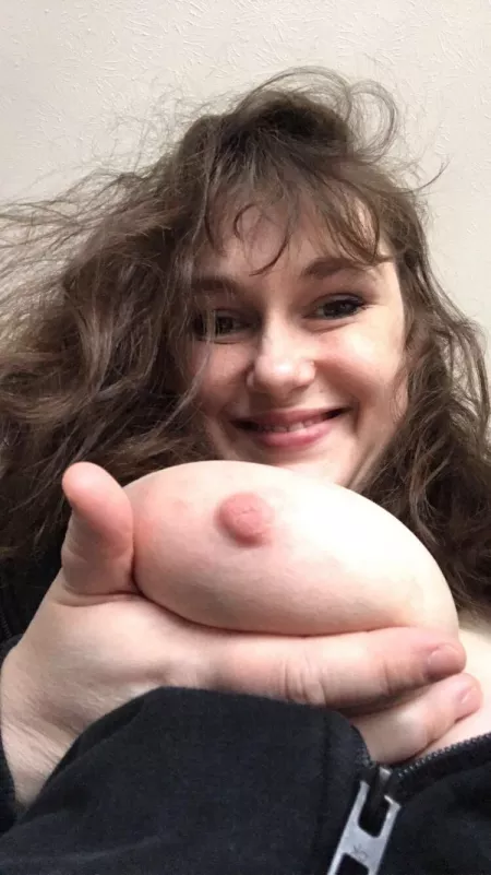 A bird in the hand is worth two in the tush. Would you like some βsquoshβ titΓ©? π