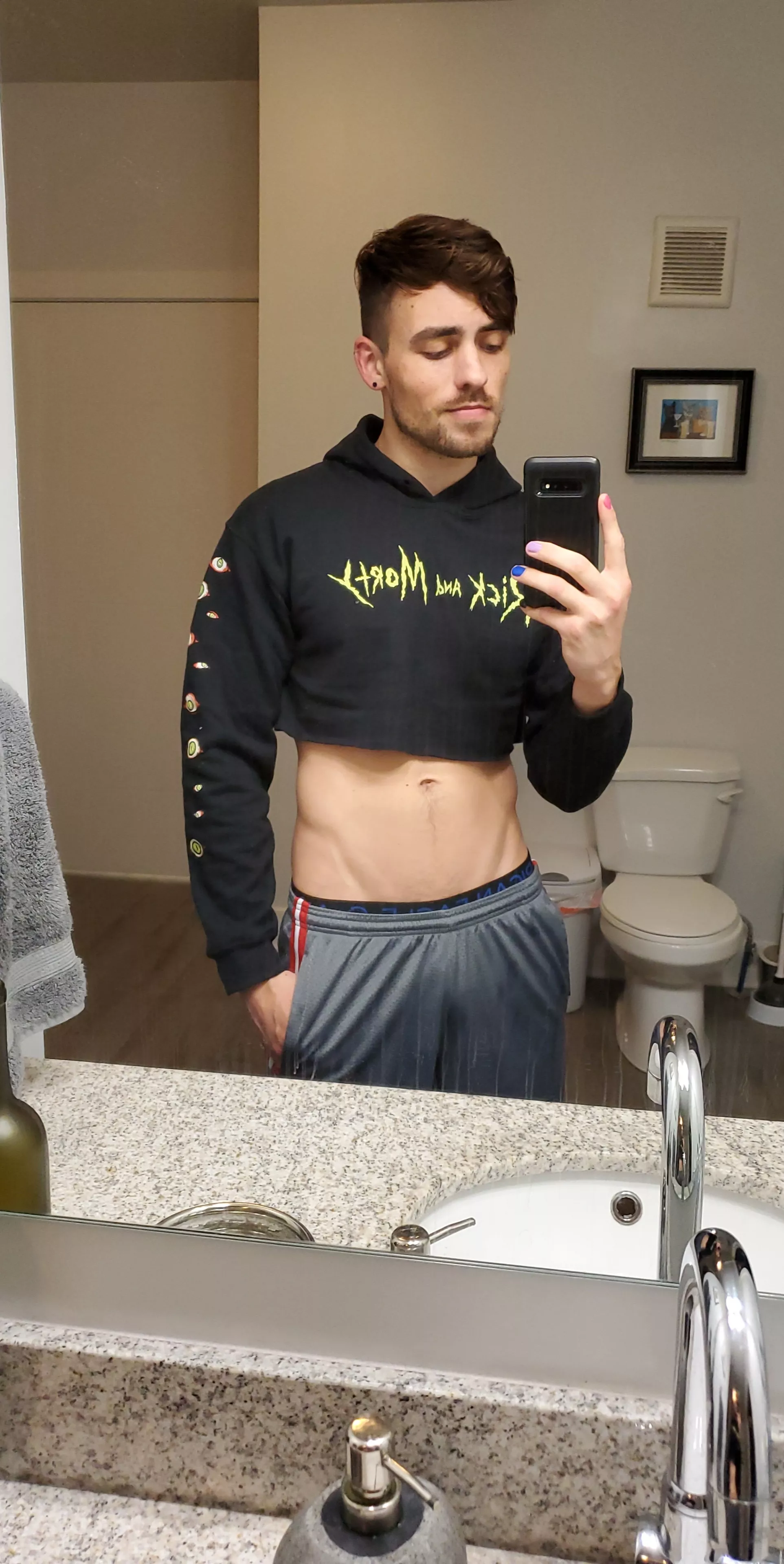 A bit chilly for winter, but I'm kinda loving crop tops 😊
