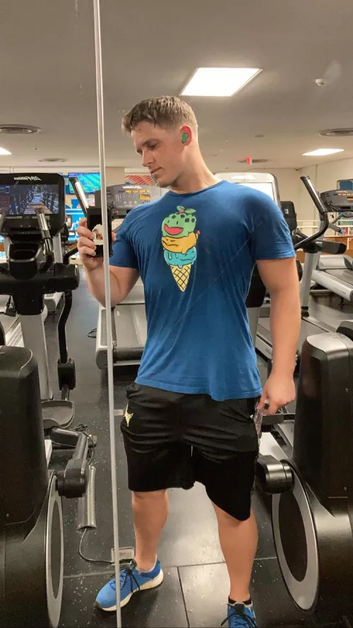 A cardio room selfie this time A cardio room selfie this time