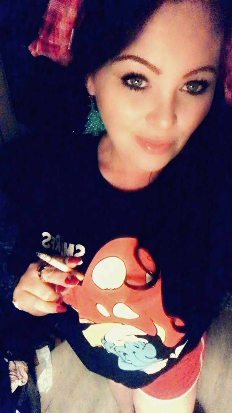 A chillin kinda Friday. 💨🚬❤️