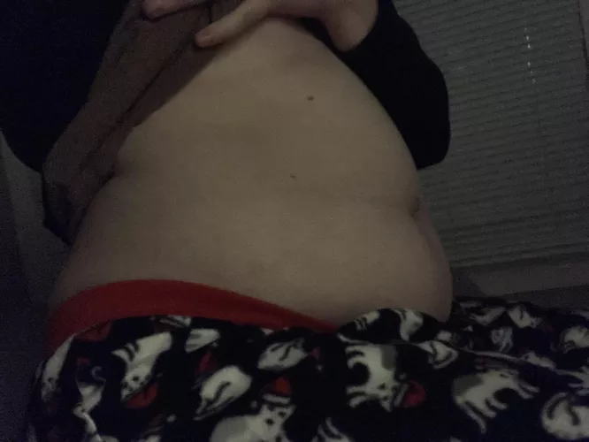 A chubby belly and Christmas pjs π₯°π happy holidays everyone.