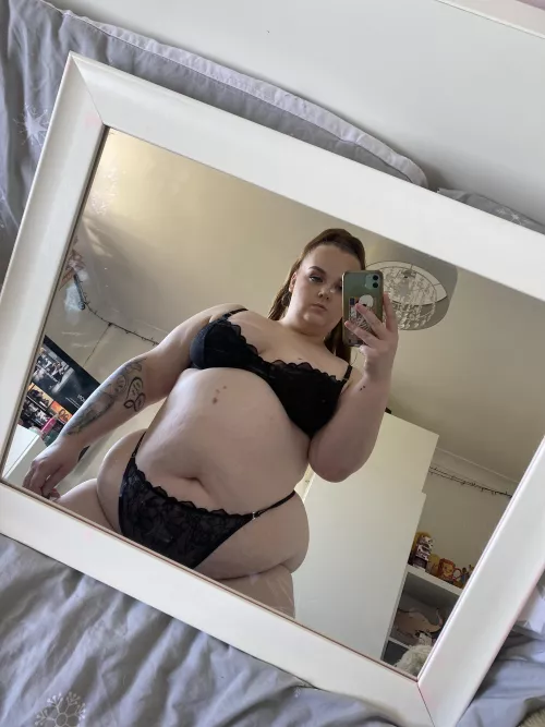 A classic mirror selfie A classic mirror selfie