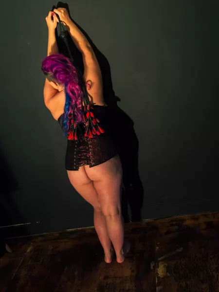 A corset and a peach π