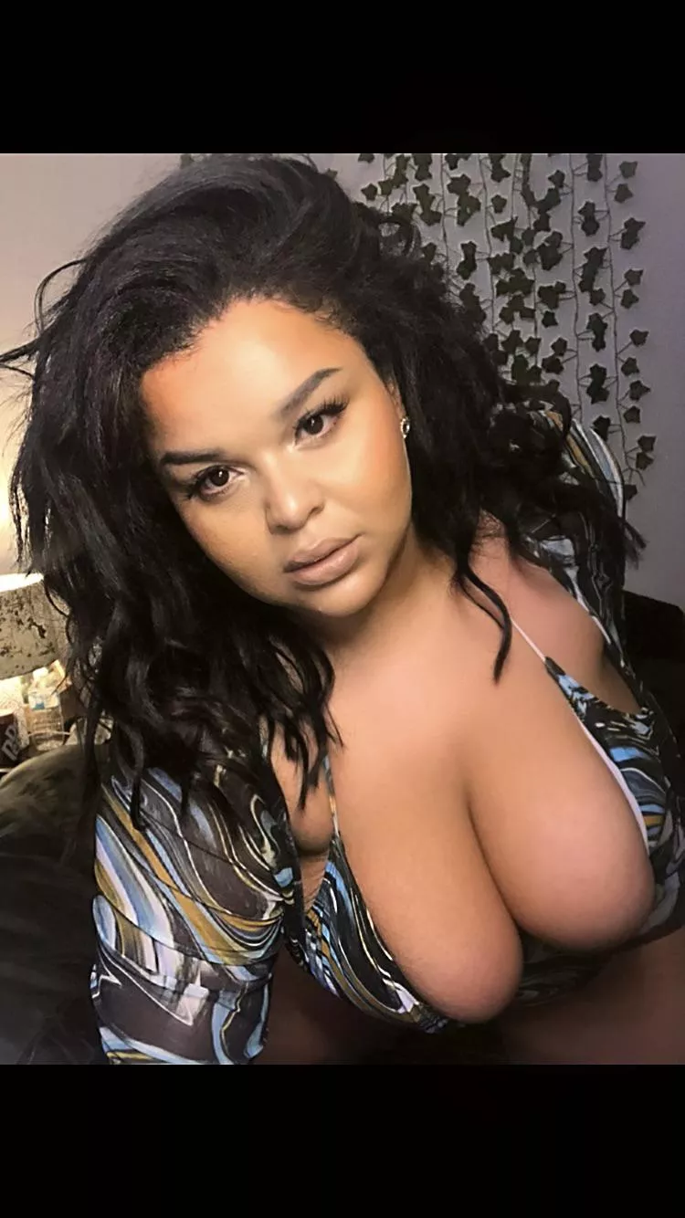 A cute selfie for you 😘