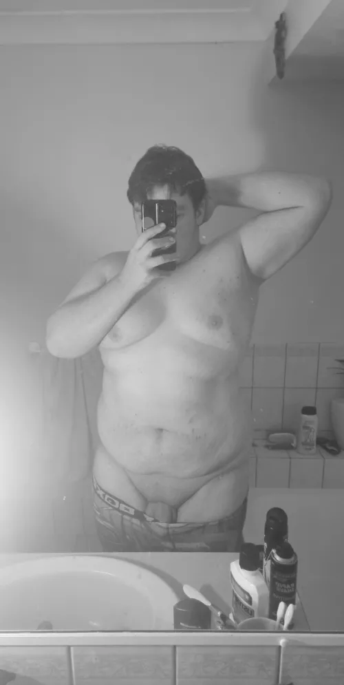 A fancy black and white nude to close your week 😋 A fancy black and white nude to close your week 😋