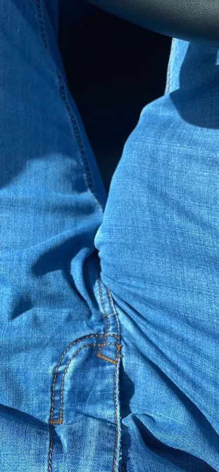 A girl texted me a pic of her ass while I was at a red light…my friend sitting next to me kept staring at my crotch the rest of the way. Wonder why?