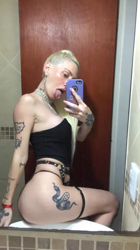 A goddess on Blackgoth n diamonds A goddess on Blackgoth n diamonds