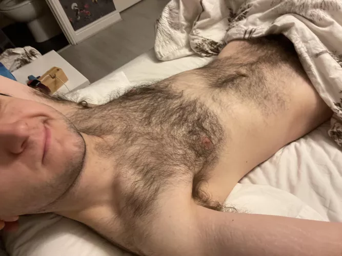 A hairy gay bro 😝