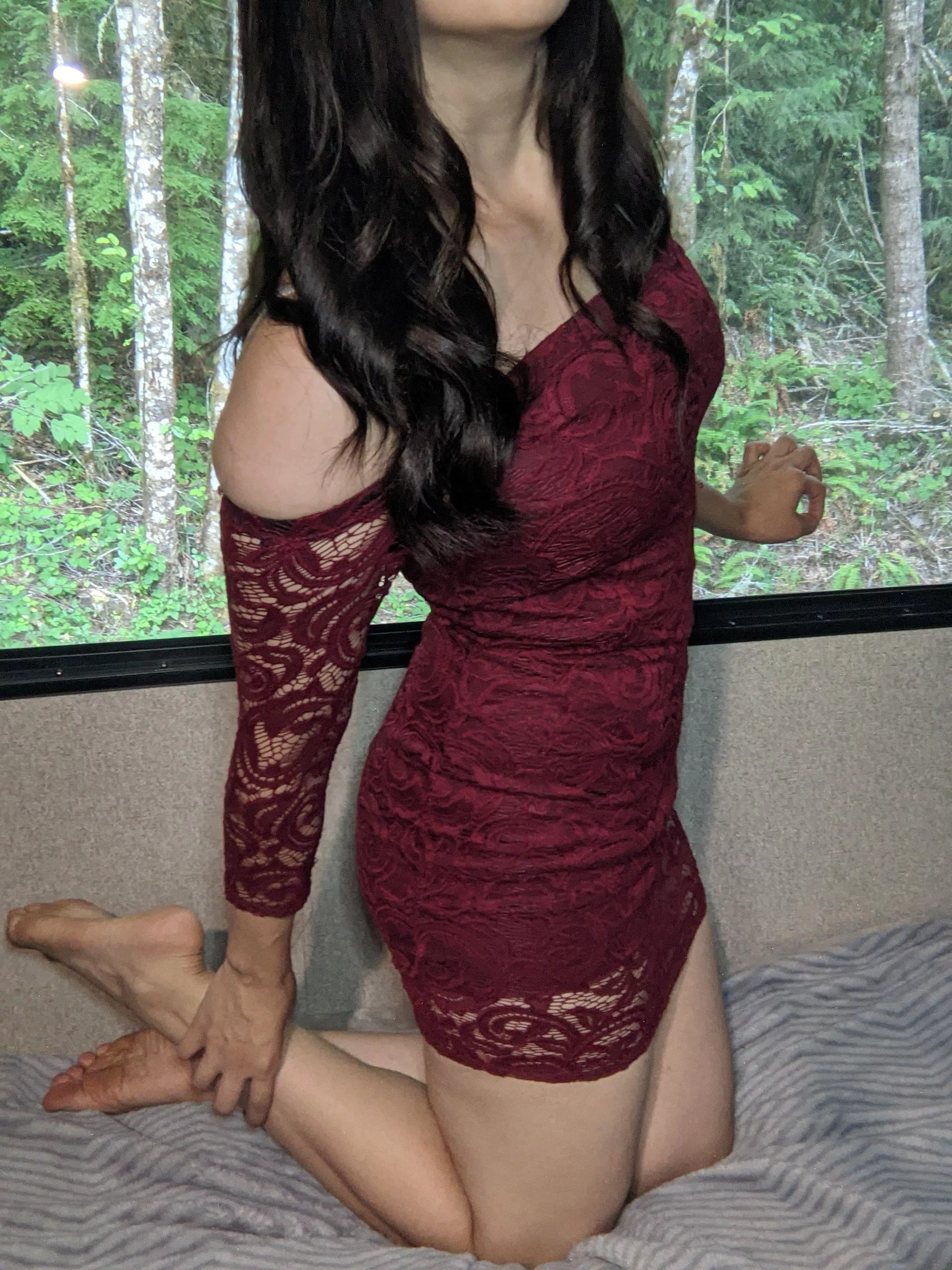 A lacy maroon tight dress, just for you ! A lacy maroon tight dress, just for you !