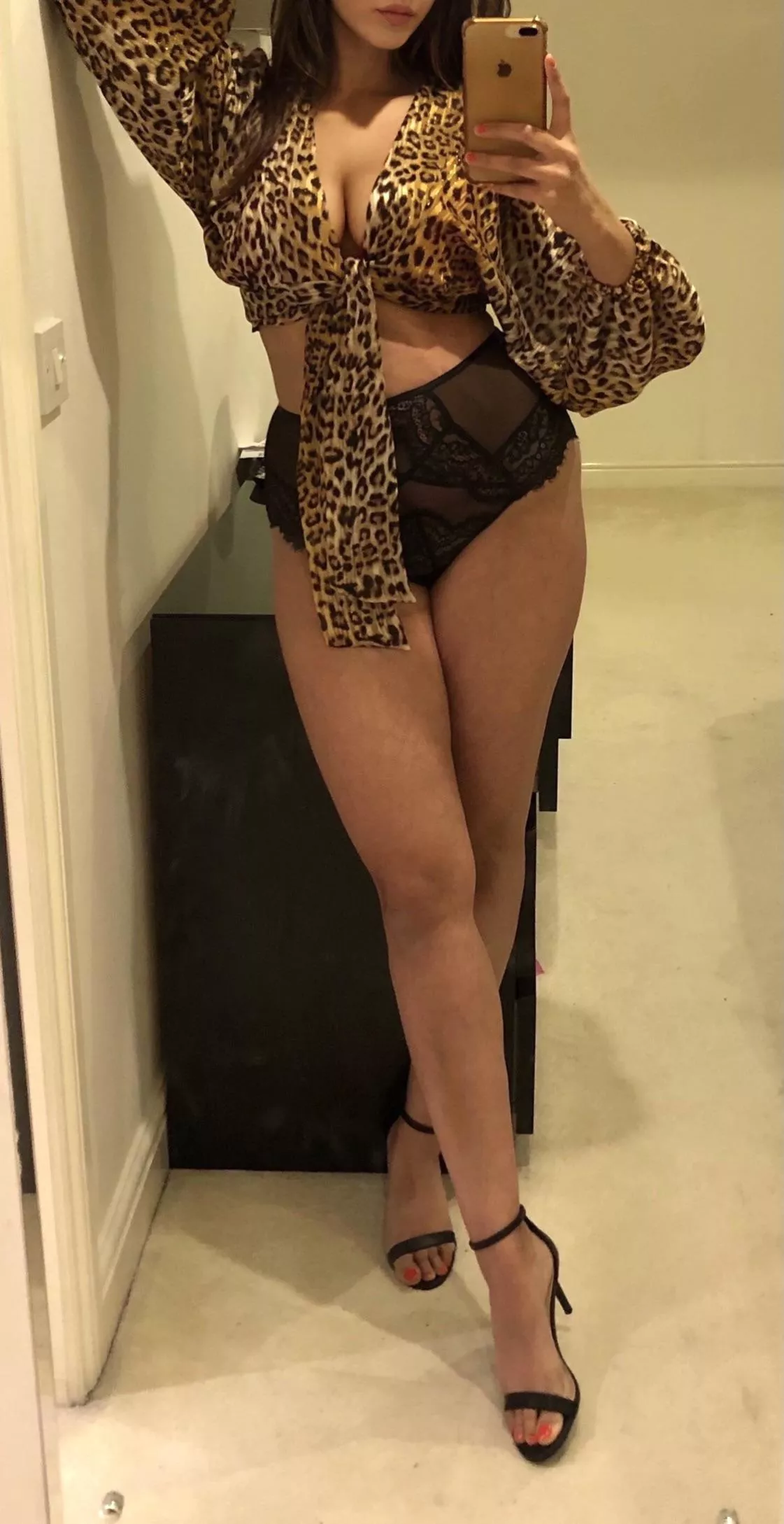 A lady on the streets, wild under the sheets...😉🐆