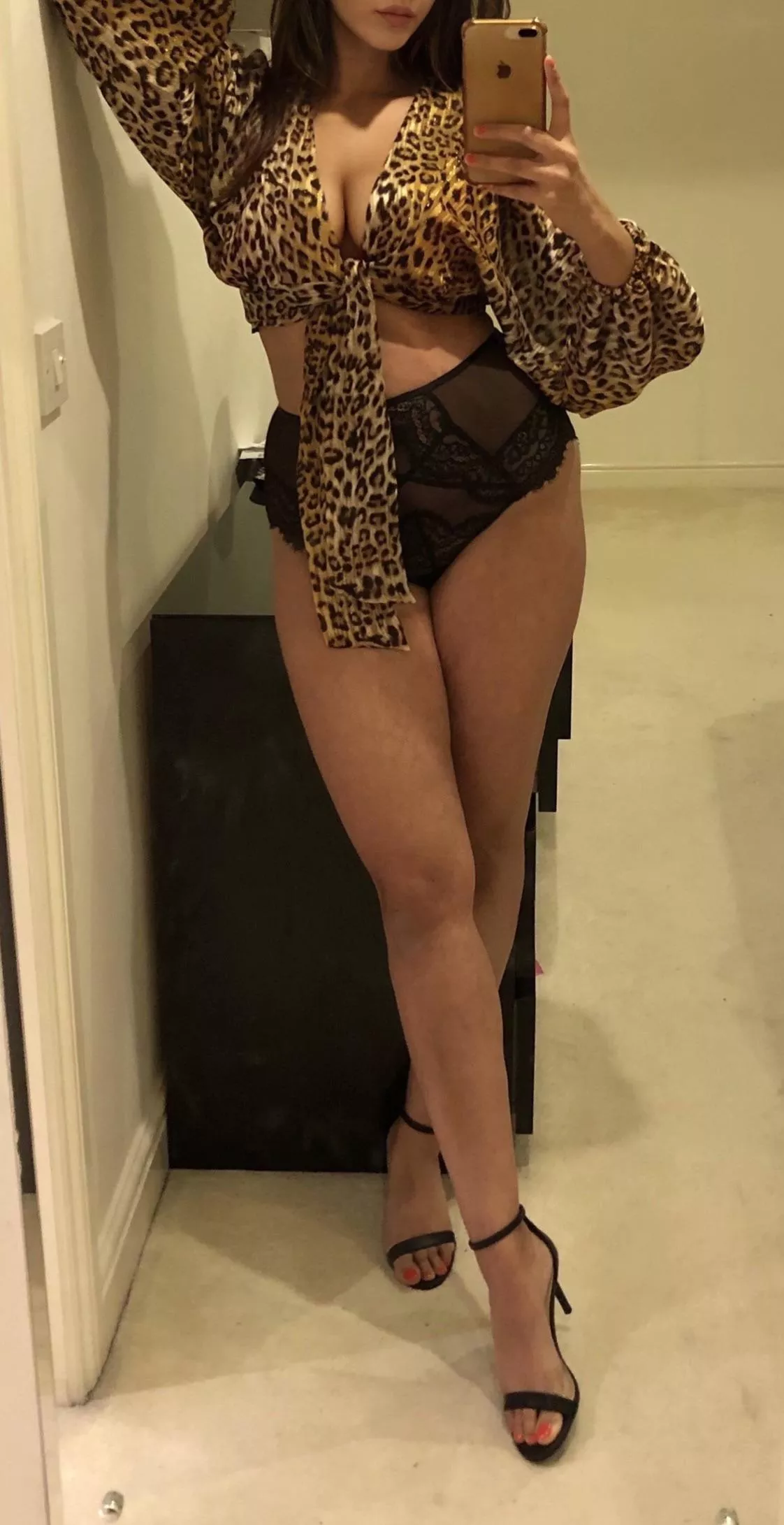 A lady on the streets yet wild under the sheets 😉🐆 British Asian A lady on the streets yet wild under the sheets 😉🐆 British Asian