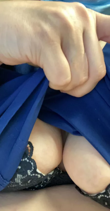 A little desk flash! Give me a squeeze? A little desk flash! Give me a squeeze?