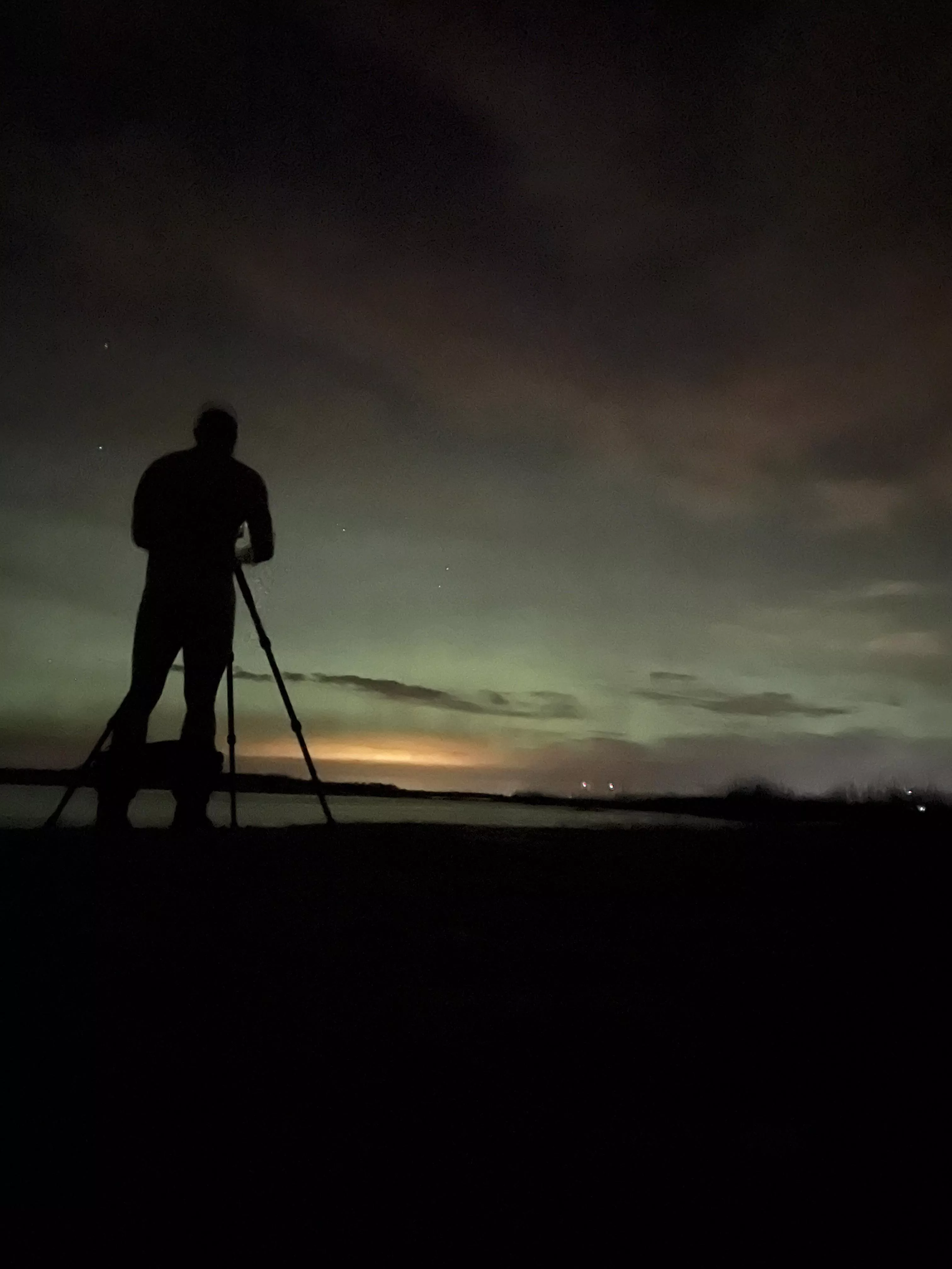 A little northern lights with a dark full moon! Cold but invigorating! A little northern lights with a dark full moon! Cold but invigorating!