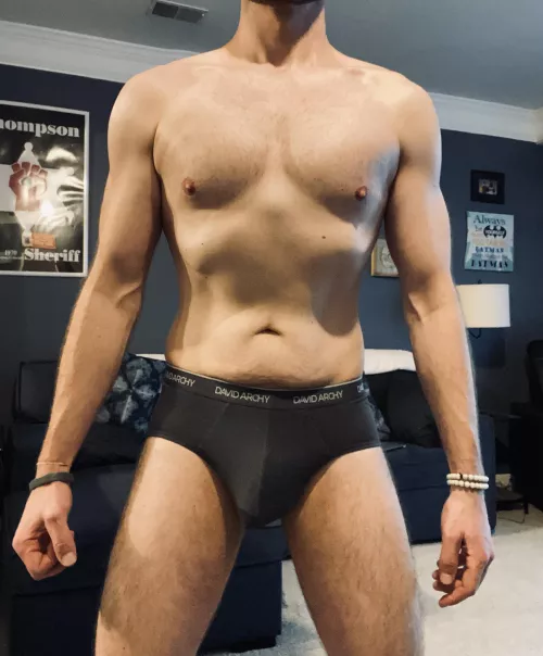 A little post gy(m) posing. Feeling myself in these briefs πͺπΌπ₯π