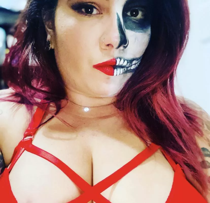 A little pretty and a little spooky all in one ?