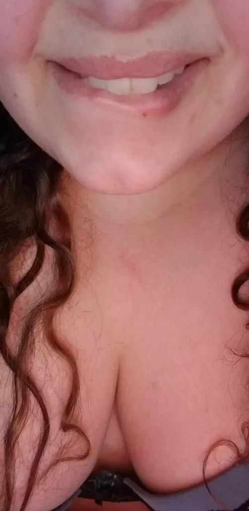 A little work tease on my break. Have a wonderful weekend girls ❤️