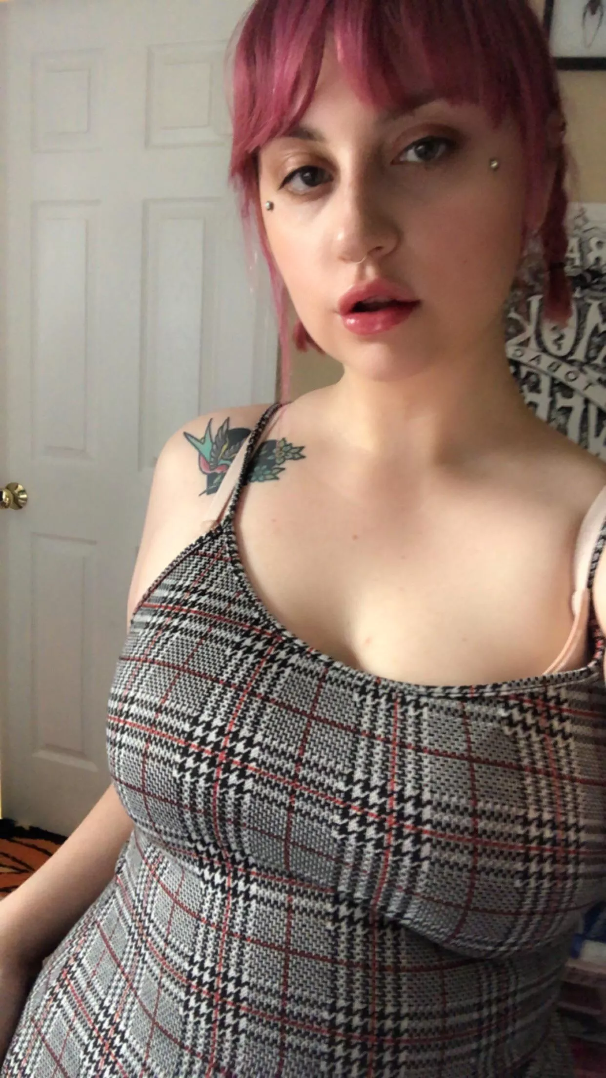 A lot more covered up than what usually post, but I felt thick and sexy💕