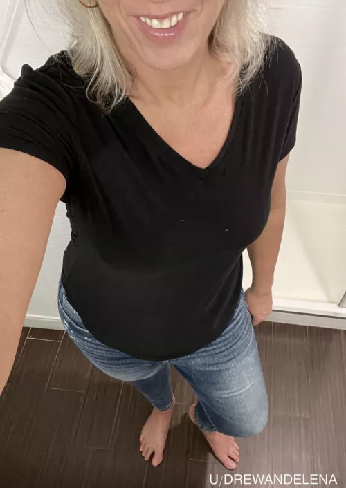 A more casual look but she’s ready to a good time . How would you show it to her . 47F