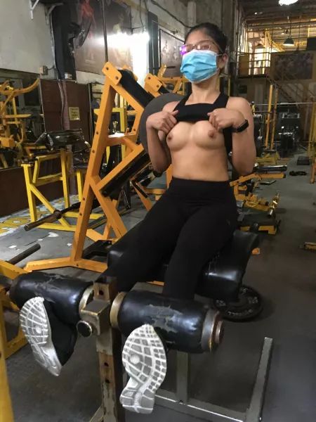 A quick FLASH in the GYM while no one is looking seems to be in order...what do YOU think Guys...? ☺️💦😉💋