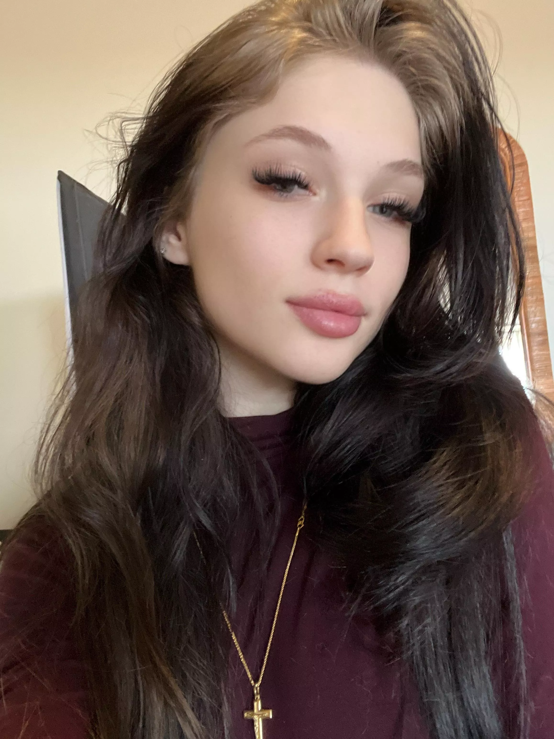 a simple selfie from a slutty girl ♡