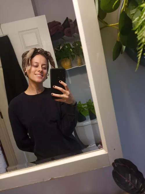 A simple smiling mirror selfie because I haven't posted here in a while! Hope your new year is starting off well [F]