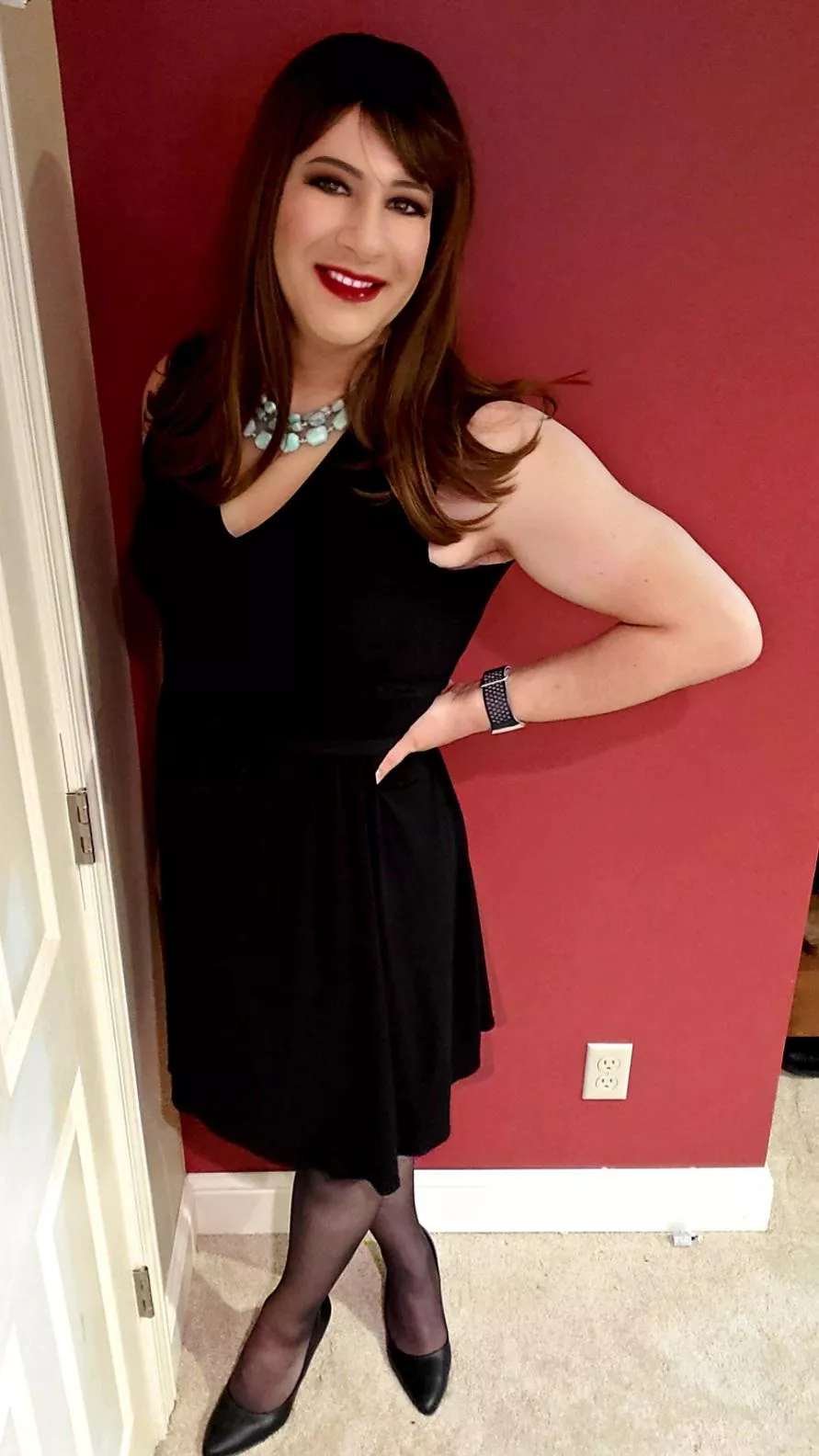 A smile, a little black dress, and a full weekend ahead of me! 🥰 A smile, a little black dress, and a full weekend ahead of me! 🥰
