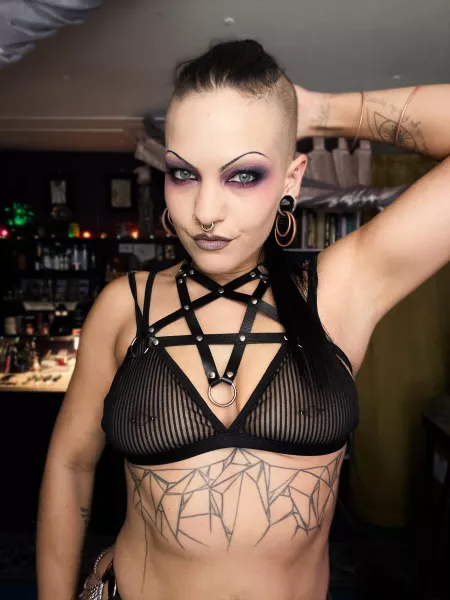 A soft goth makeup look for you ๐๐ A soft goth makeup look for you ๐๐