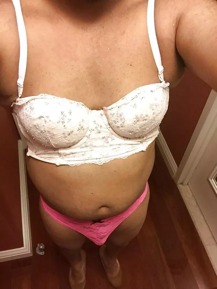 A south Asian ( Indian desi ) sissy!