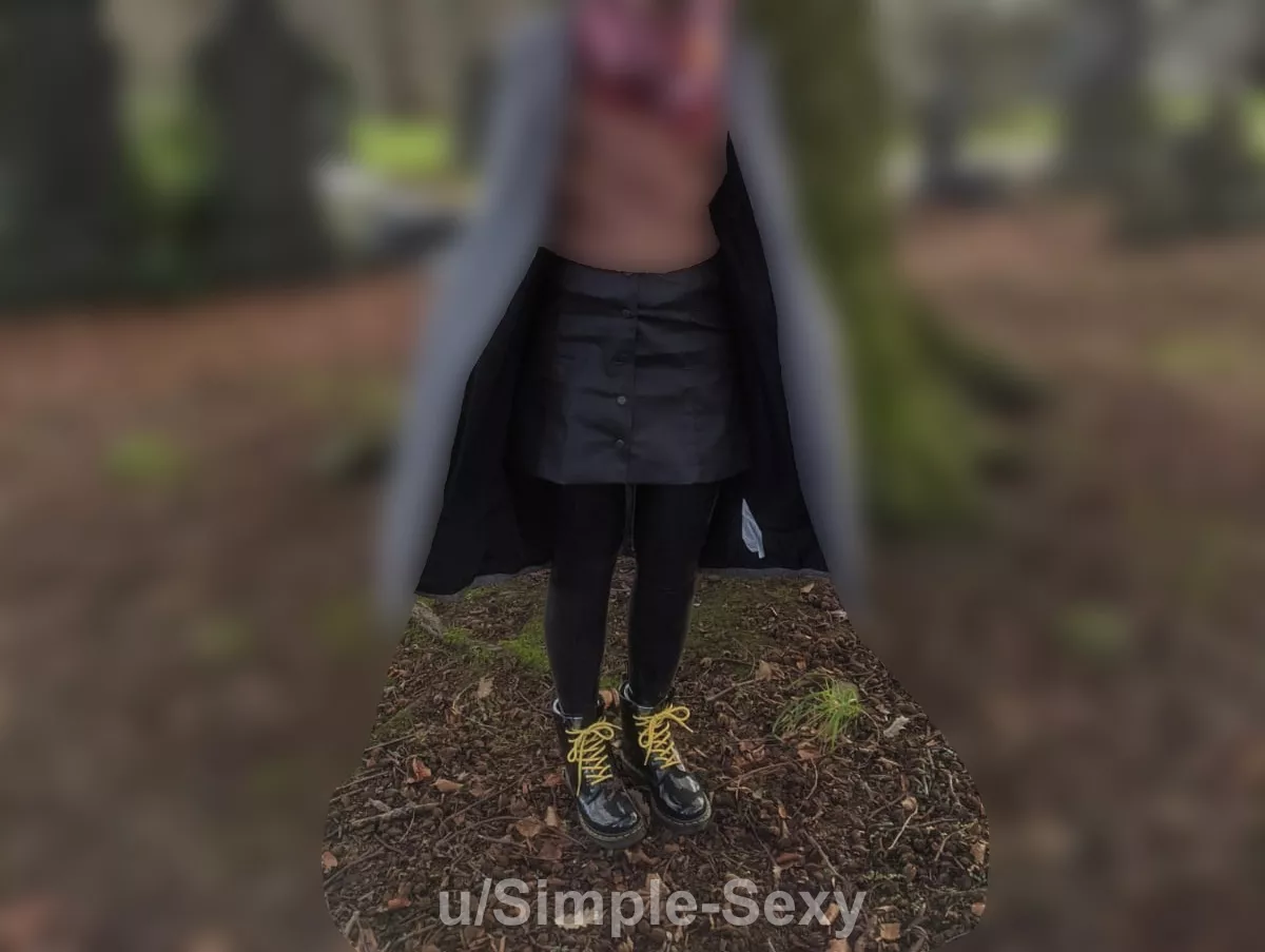 A stroll outside on Boxing Day. (Hope I am in the right place!)